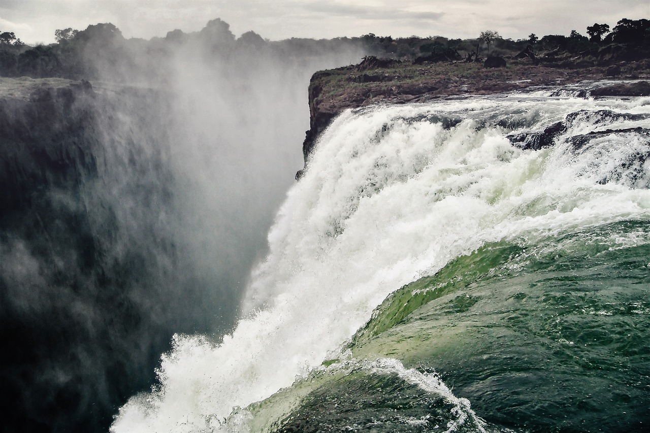 waterfall, victoria falls, spray-2227010.jpg